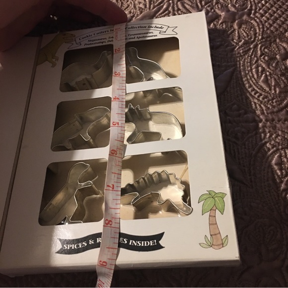 NIB* Vintage Mini Dinosaur Cookie Cutter Set - Picture 8 of 8